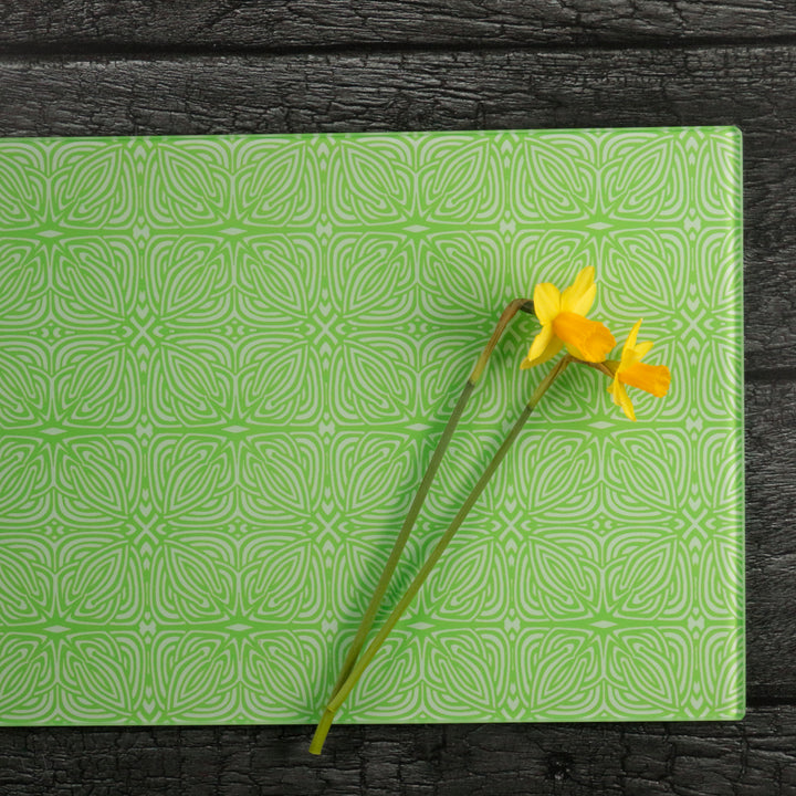 Celtic Knot chopping board - Spring Lime