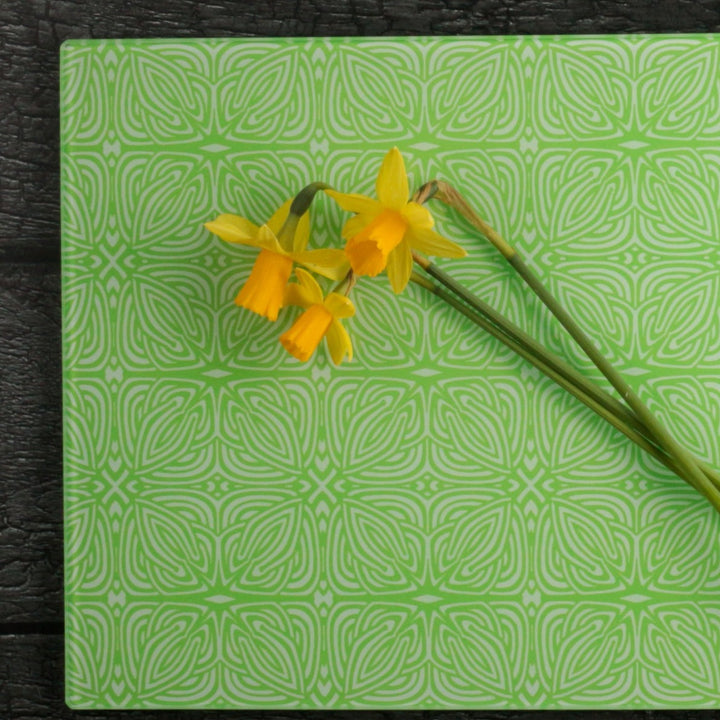 Celtic Knot chopping board - Spring Lime