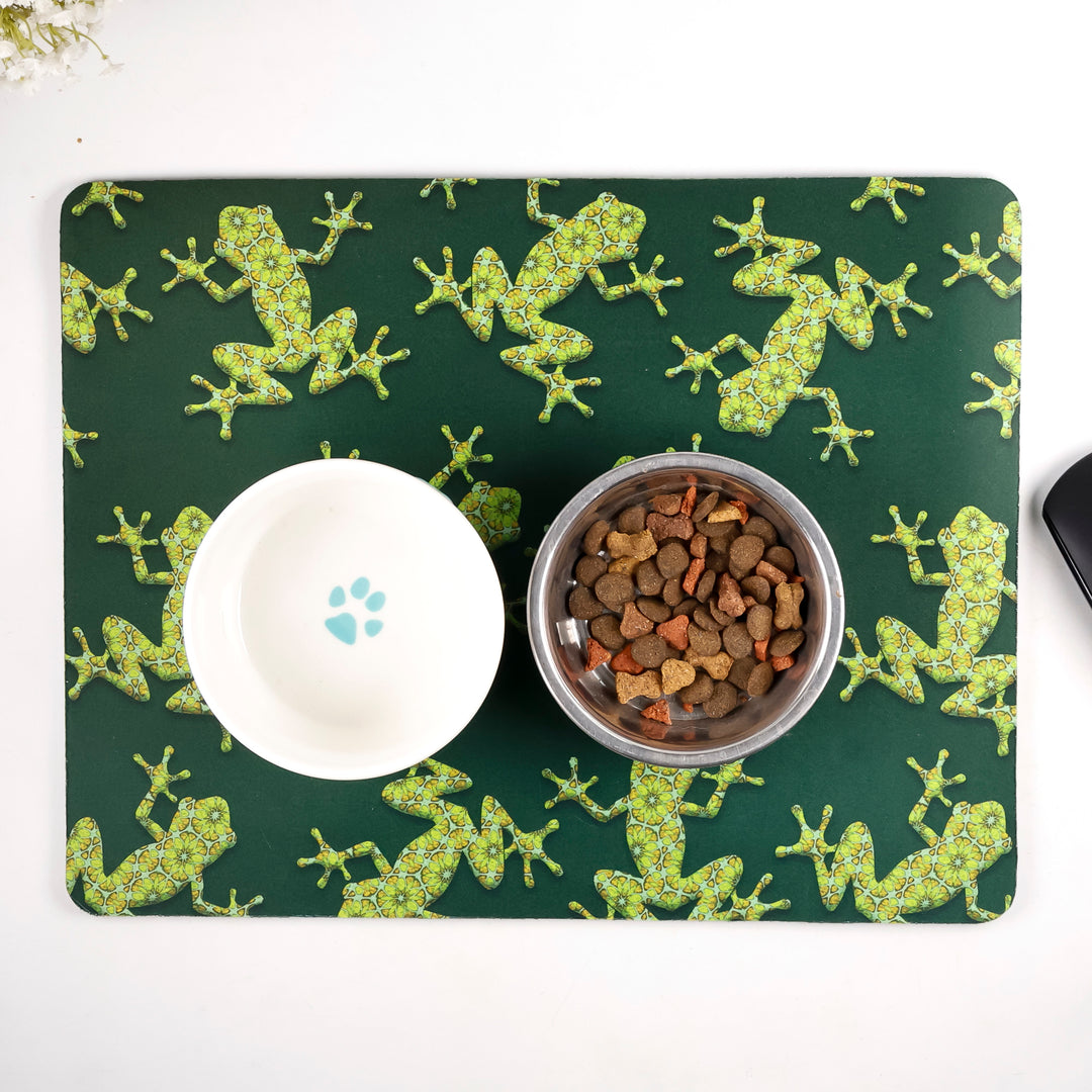 Green "Moroccan Flower" Frog - Large Pet Food Mat