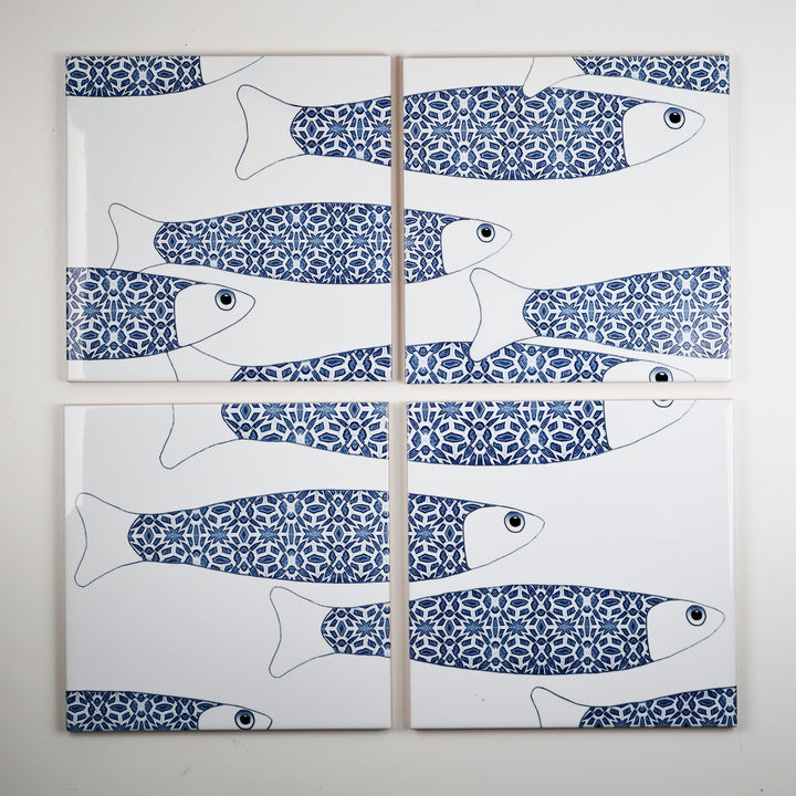 SALE SECONDS : 4 x 20cm tiles - Dark Blue Ocean shoal on white