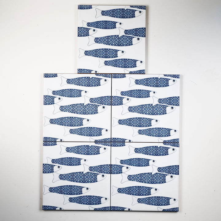 SALE: Set of 5 x 15.2cm Blue fish on white - Ocean Shoal tiles