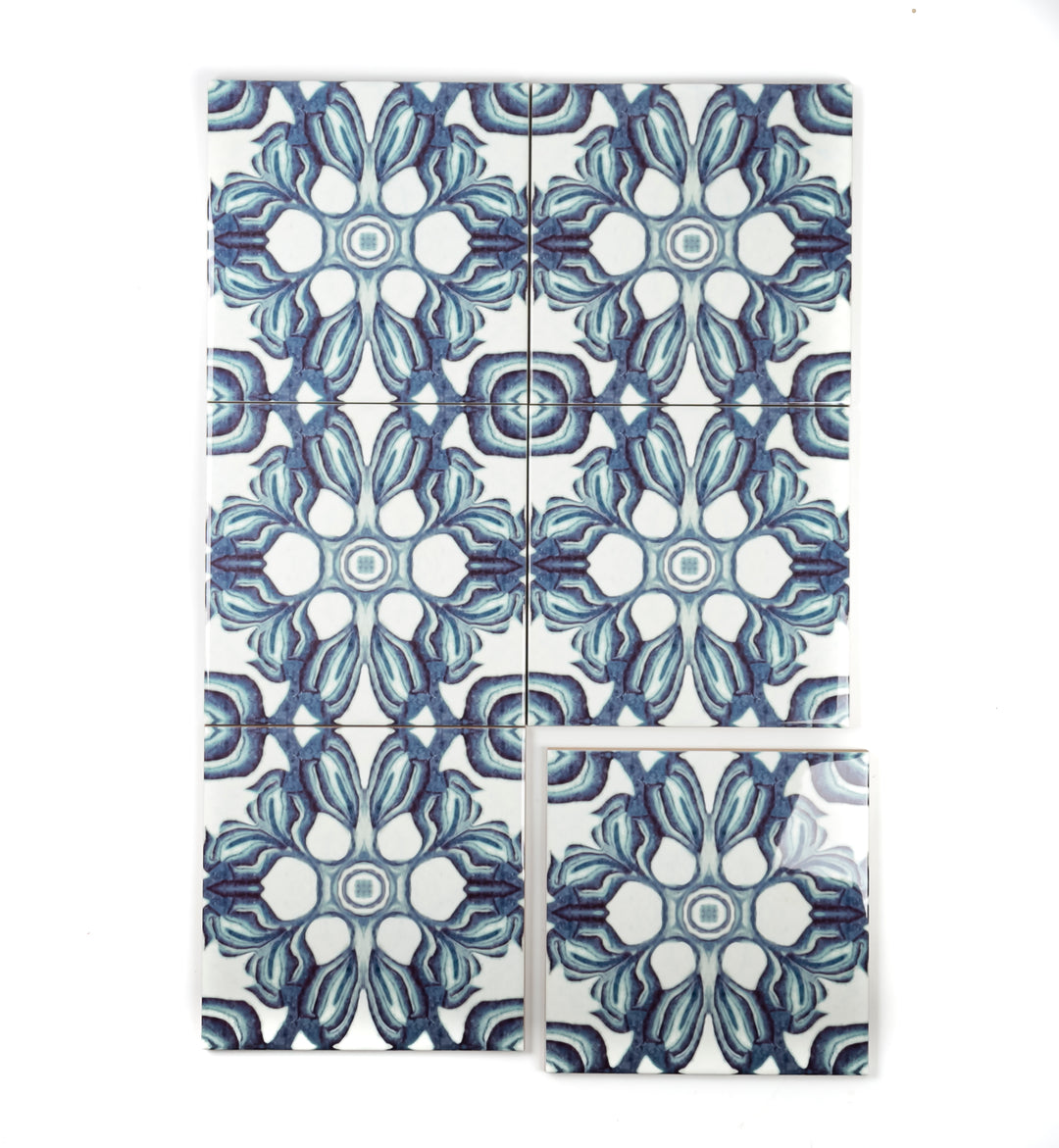Hedera Tile - Green and White Vintage Effect