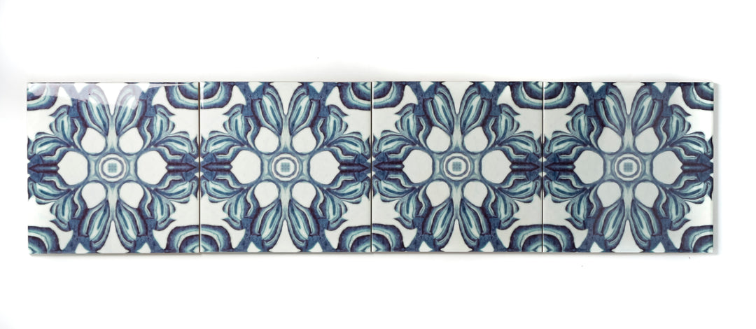 Hedera Tile - Green and White Vintage Effect