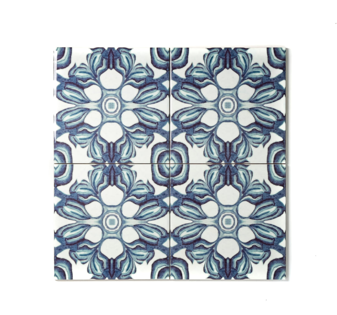 Hedera Tile - Green and White Vintage Effect
