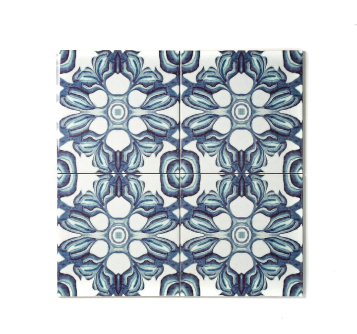 Hedera Tile - Green and White Vintage Effect