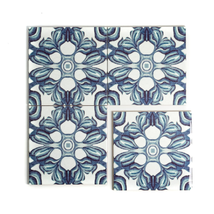 Hedera Tile - Green and White Vintage Effect