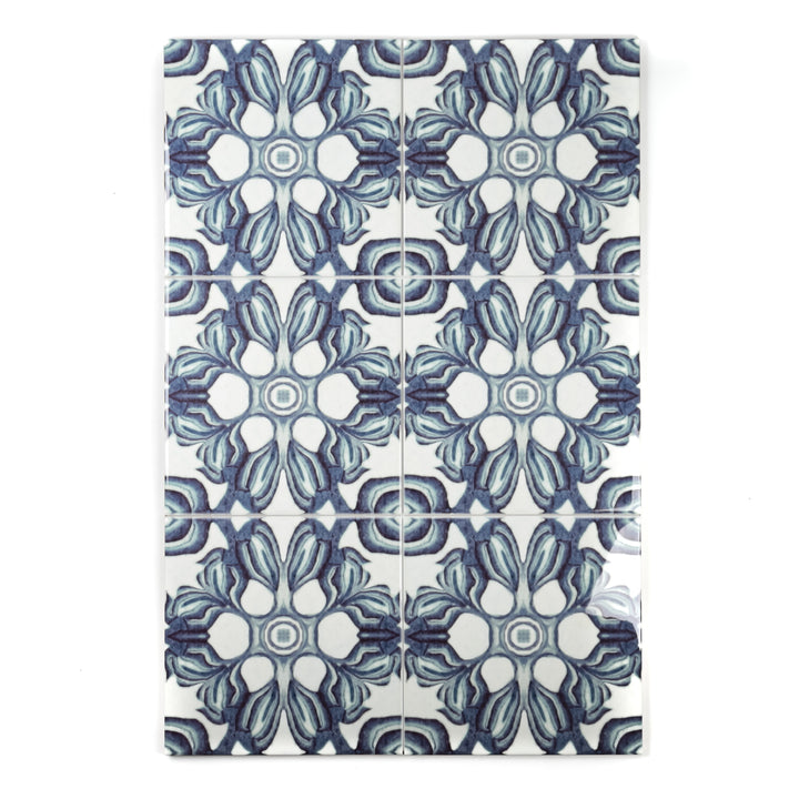 Hedera Tile - Green and White Vintage Effect