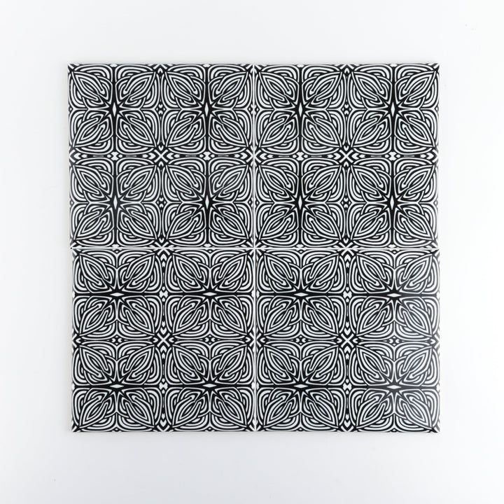 Black white "Celtic Knot" design tile