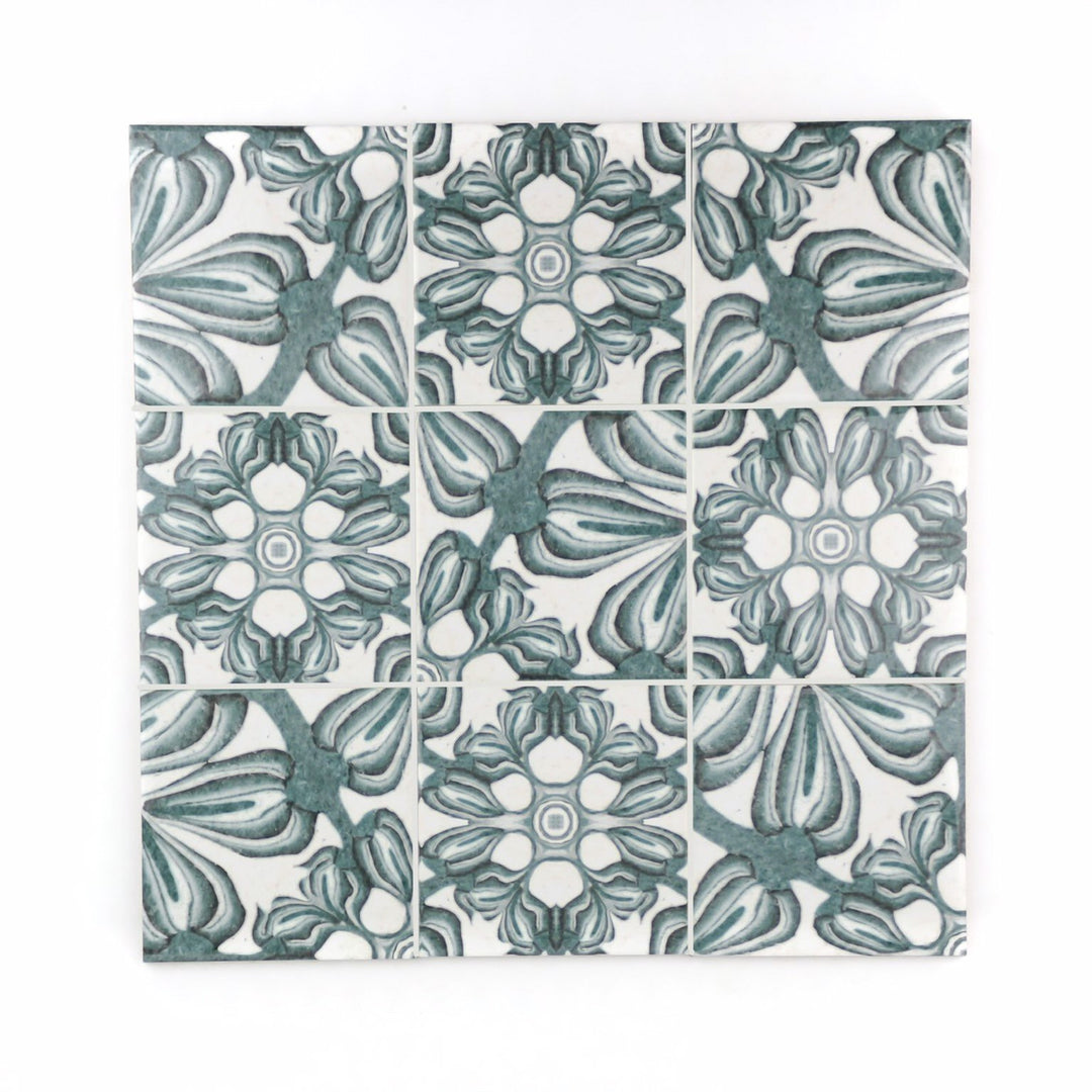 Hedera Tile - Green and White Vintage Effect