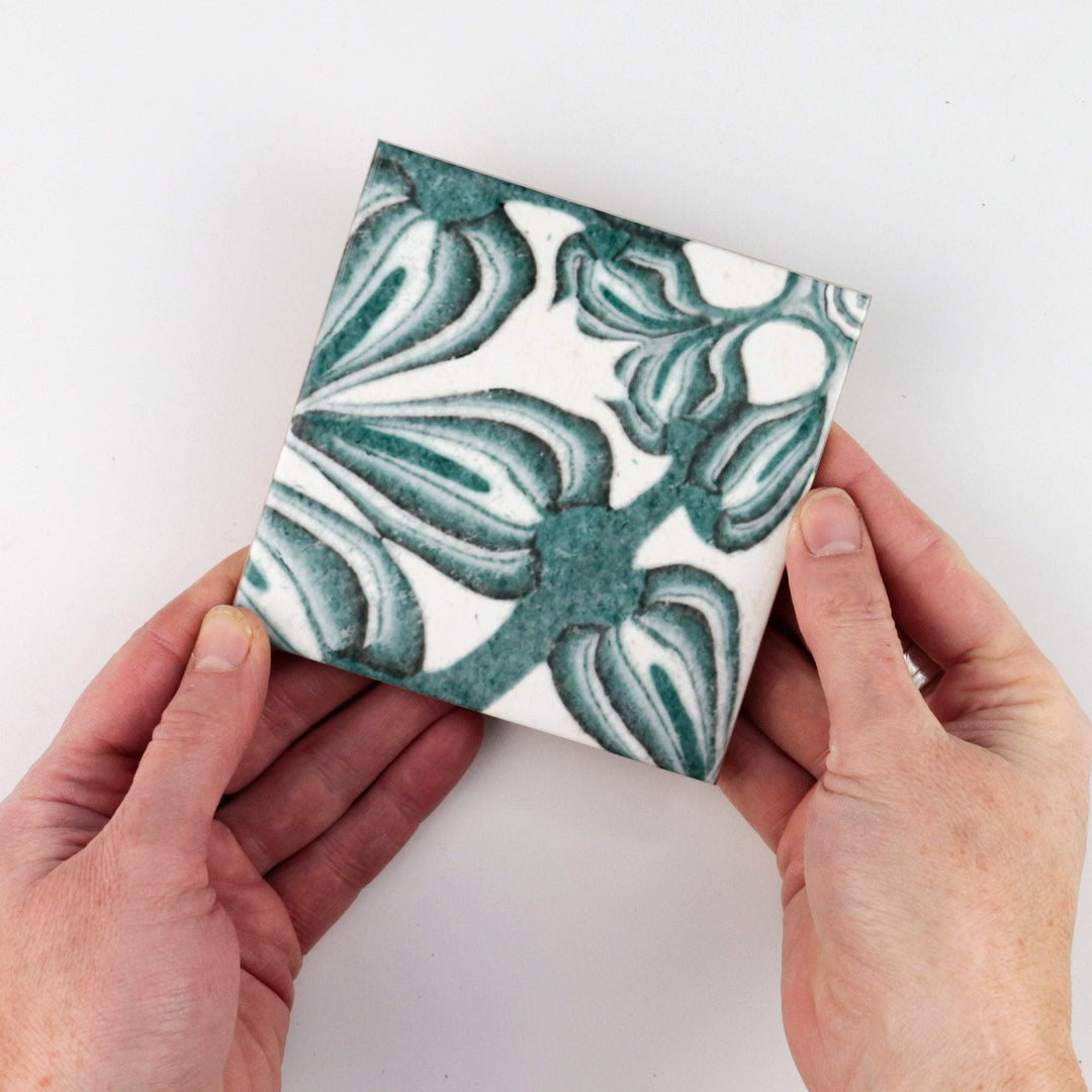 Hedera Tile - Green and White Vintage Effect