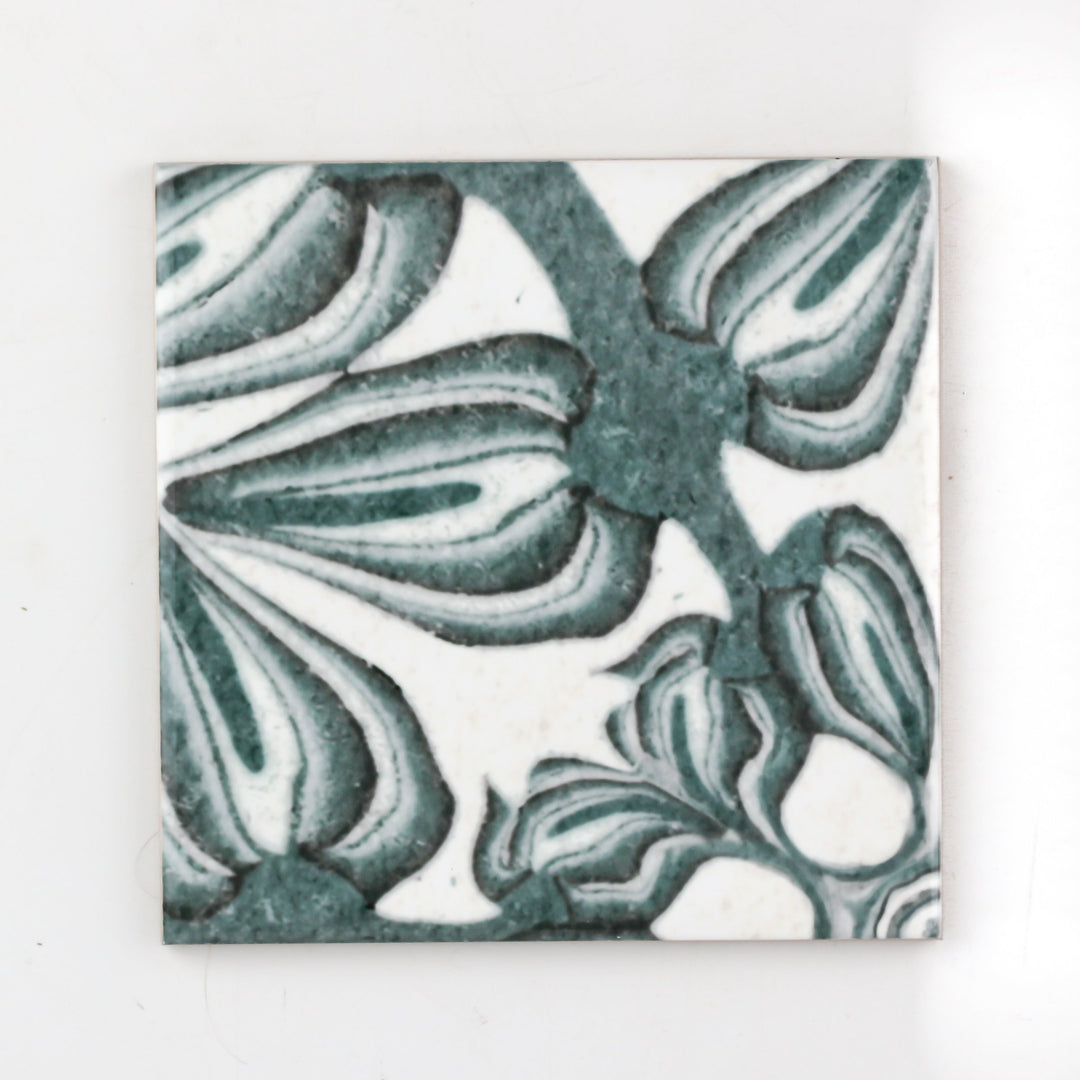 Hedera Tile - Green and White Vintage Effect