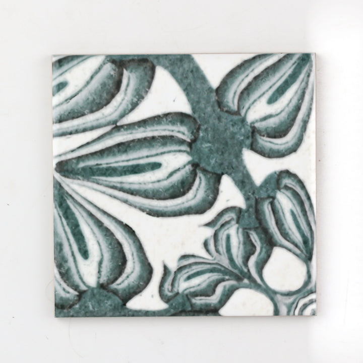 Hedera Tile - Green and White Vintage Effect