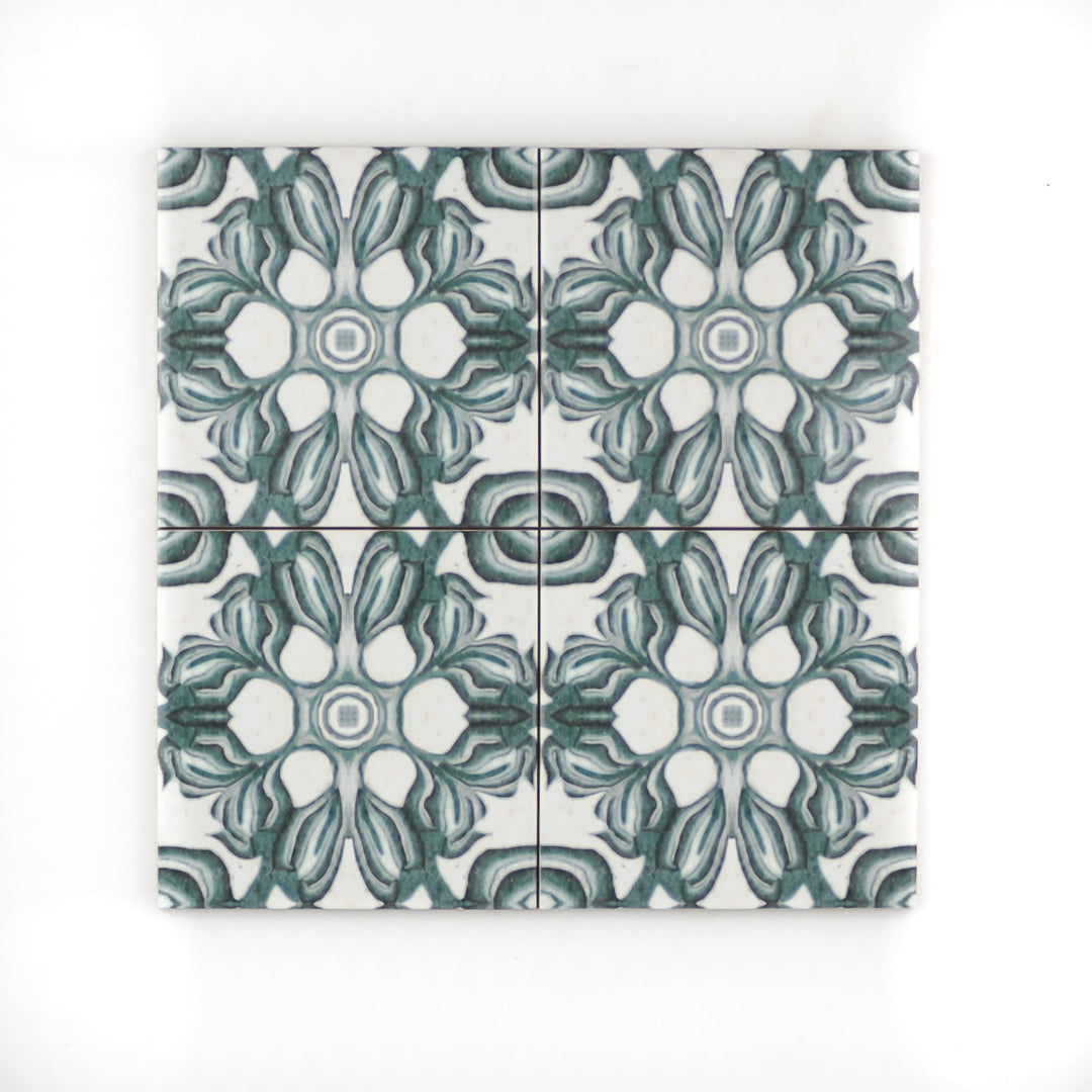 Hedera Tile - Green and White Vintage Effect